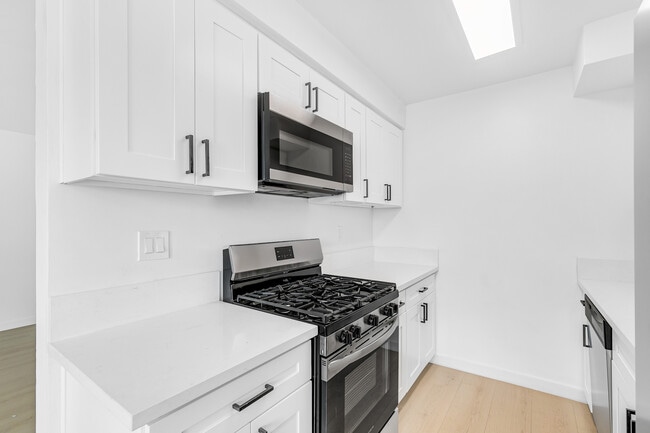 Photo - 2301 S Ridgeley Dr