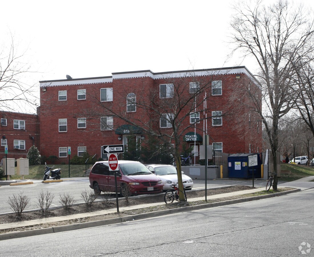 Photo - Beverly Park Apartments