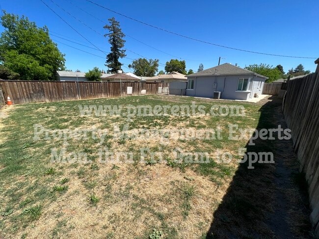 Photo - 1759 Middlefield Ave