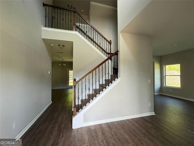 Photo - 221 Creek View Pl