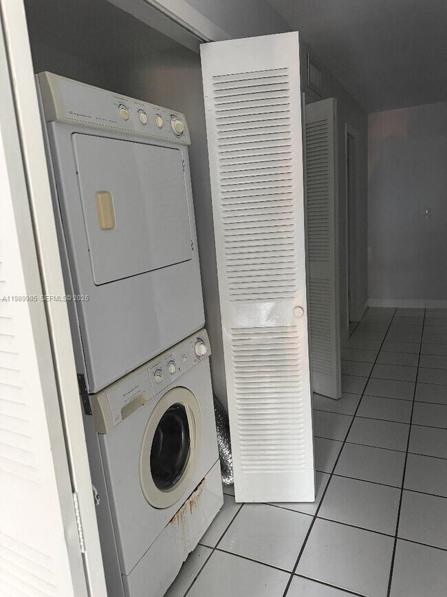 Photo - 3834 SW 107th Ave Unit 2-3