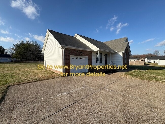 Photo - 2002 Dogwood Ln