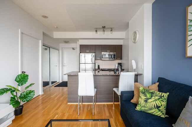 Photo - 85 Grenville St Unit ID1345801P