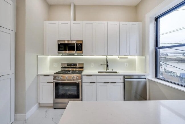 Photo - 3302 Palisade Ave Unit 2