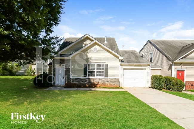 Building Photo - 3080 Lakeside Cir