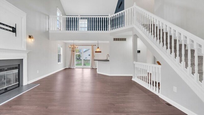Photo - 167 Carriage Pl