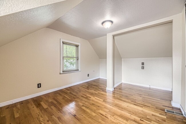 Photo - 5339 S Windermere St