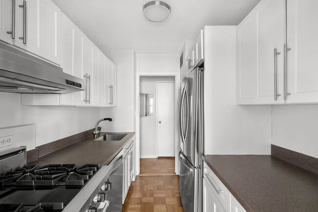 79 W 12th St Unit 25F