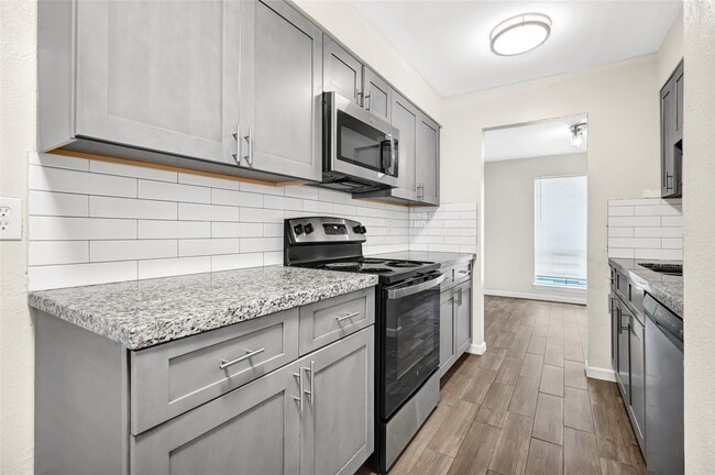 Building Photo - 6358 Creekbend Dr Unit True