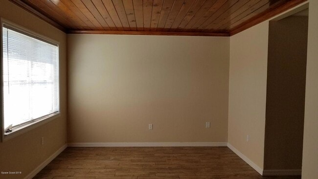 Photo - 6417 Ridgewood Ave