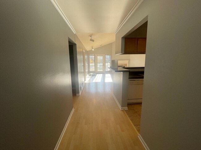 Building Photo - Lorandos Rental Unit 906-5 RENT