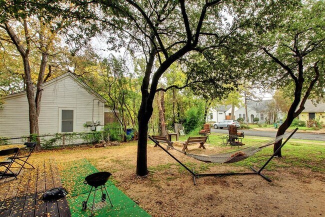 Photo - 616 W 35th St