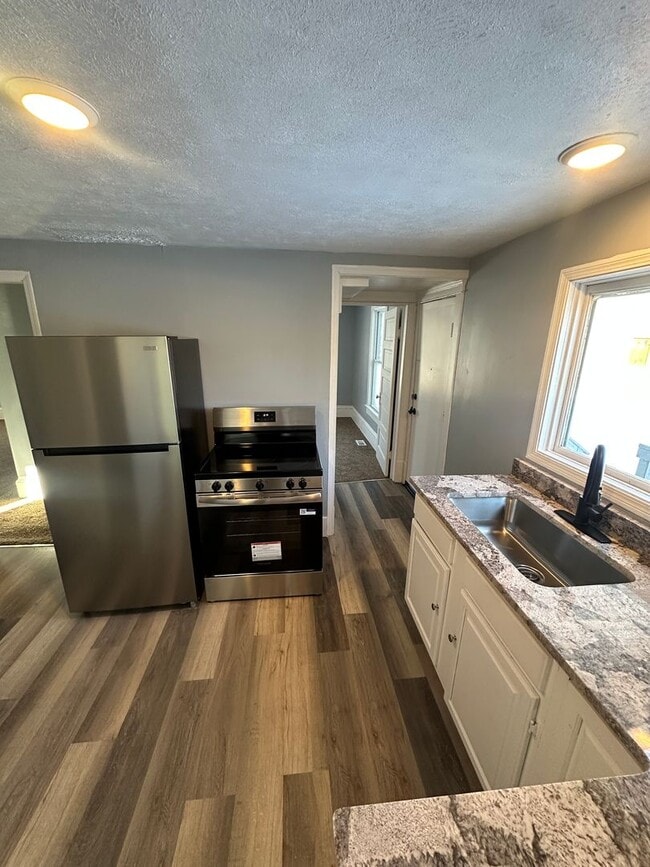 Photo - Lease-to-Purchase Fully Updated Home with Garage & Modern Finishes!