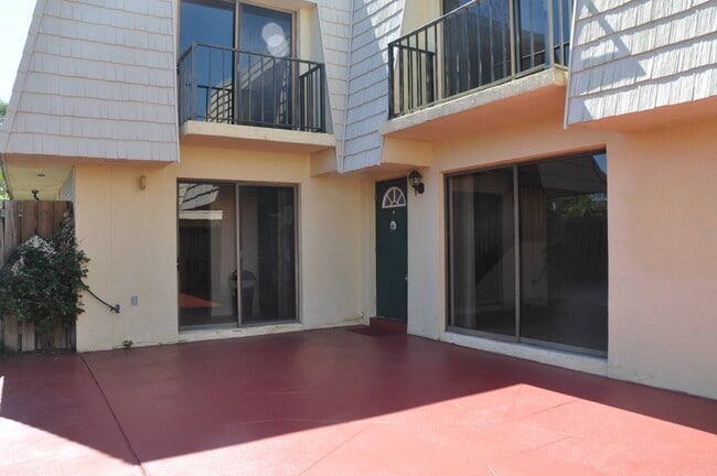 Photo - 1170 6th Ave