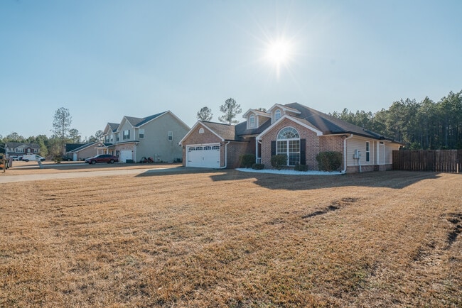 Photo - 59 Forest St NE