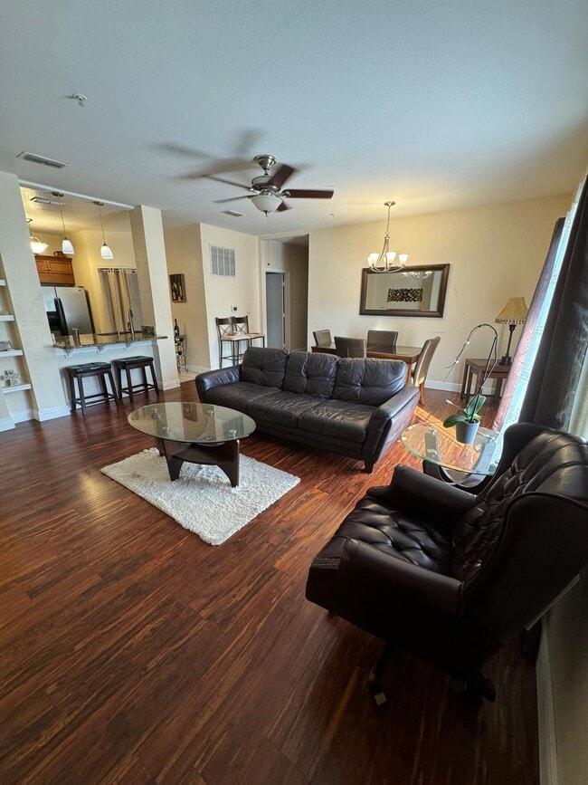 Building Photo - 114 Vista Verdi Cir Unit 208