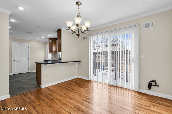 Photo - 1613 Beacon St