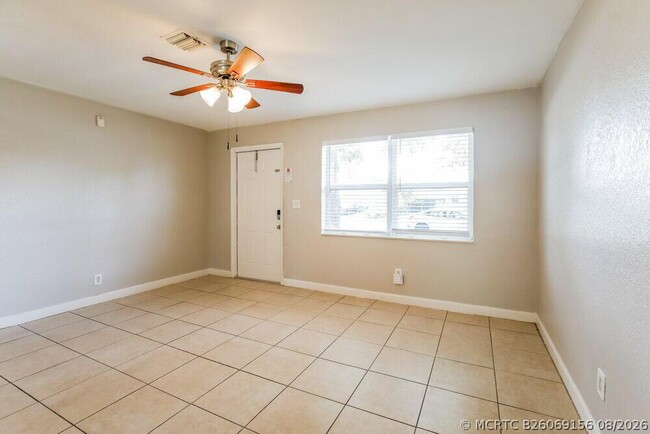 Photo - 2520 NE 7th Terrace