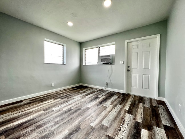 Photo - 801 NW 7th Ave Unit 1