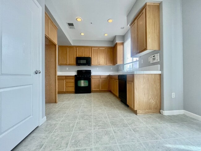 Photo - Turn Key 4 bedroom 2.5 bath in Brentwood!