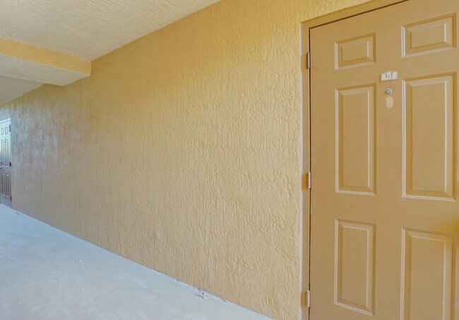 Photo - 611 Villa Cir