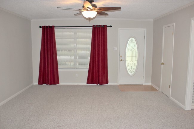 Photo - 1003 Oakridge St