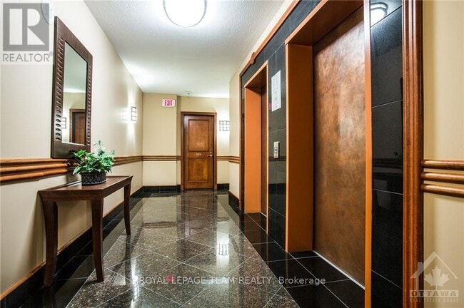 Photo - 570 Laurier Ave W Unité 2002