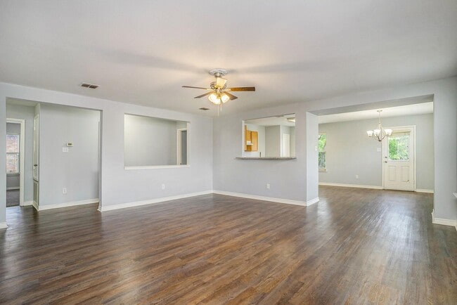 Photo - 2421 Gabriel Dr