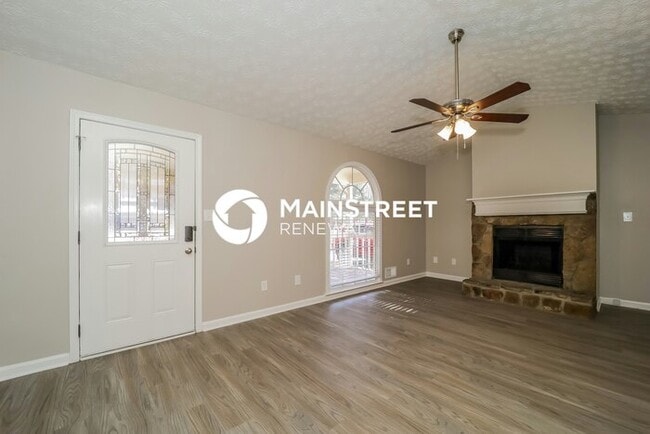 Photo - 4 Bedroom Pet-Friendly Home in POWDER SPRINGS, GA with Main Street Renewal