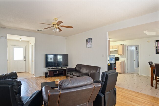 Photo - 1815 Liberty Hill Dr