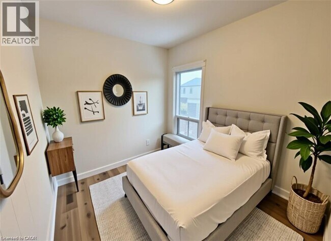 Photo - 281 Wentworth St N