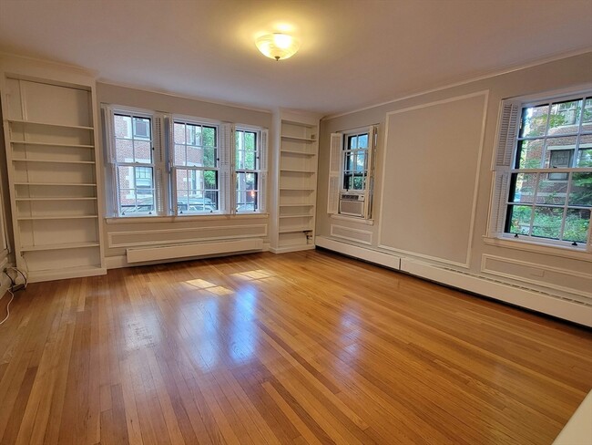 Photo - 988 Memorial Dr Unidad 181