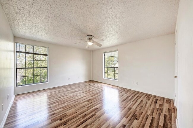 Photo - 2401 Leon St Unit 300