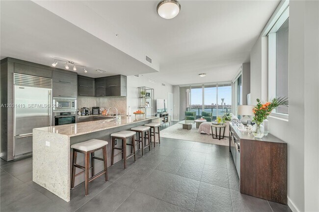 Building Photo - 900 Biscayne Blvd Unit 2101