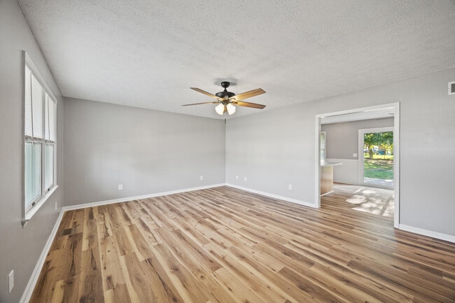 Photo - 1060 Butler Dr