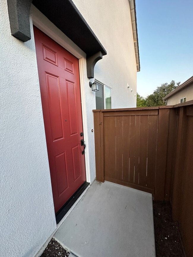 1704 1/2 Bullock Dr - Woodland 95776 - 1704 1/2 Bullock Dr - Woodland 95776
