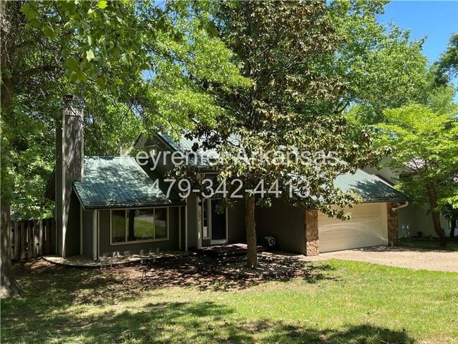 Building Photo - Gorgeous 3-Bed, 2.5-Bath Retreat Near Veterans Park