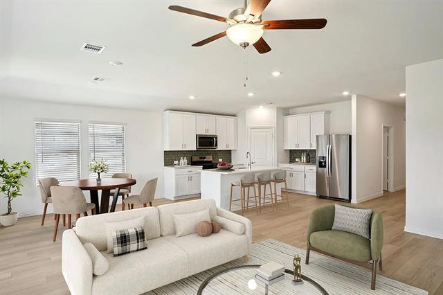 Photo - 704 Edgehurst Dr