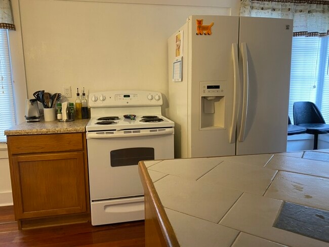 C penthouse kitchen