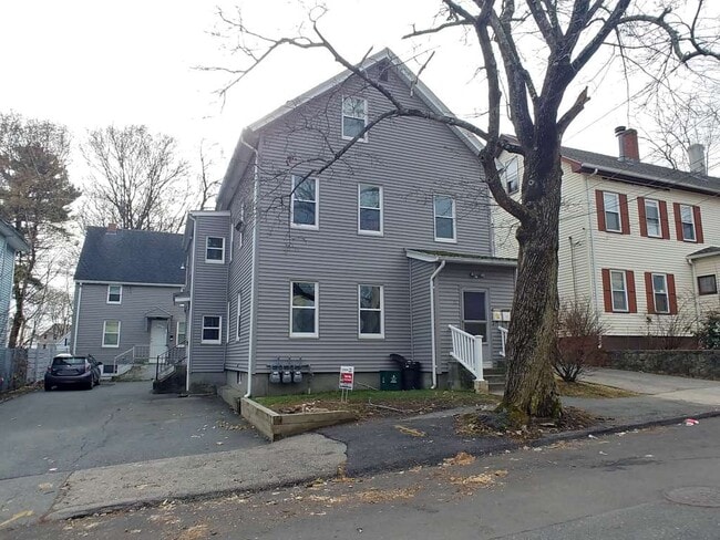 Building Photo - 11 Falmouth St Unit 3