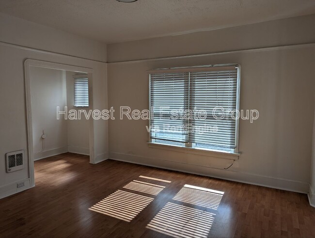 Photo - 1532 8th Ave Unit 2