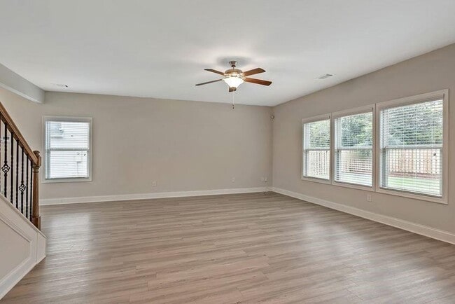 156 Chase Landing Dr