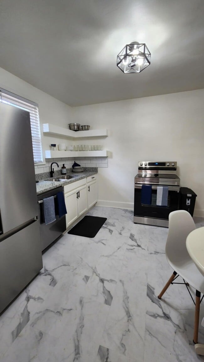 Photo - 2927 Columbia Ave