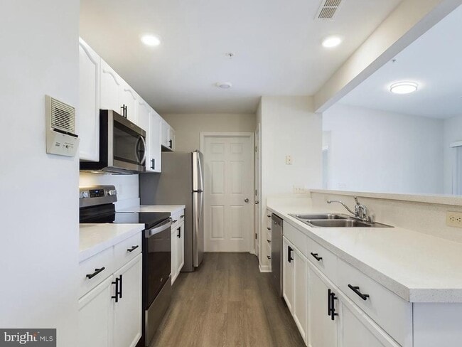 Building Photo - 302 Baughmans Ln Unit M