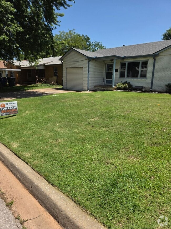 Building Photo - 3 bed 1 bath in Chickasha! Cute, clean and... Rental