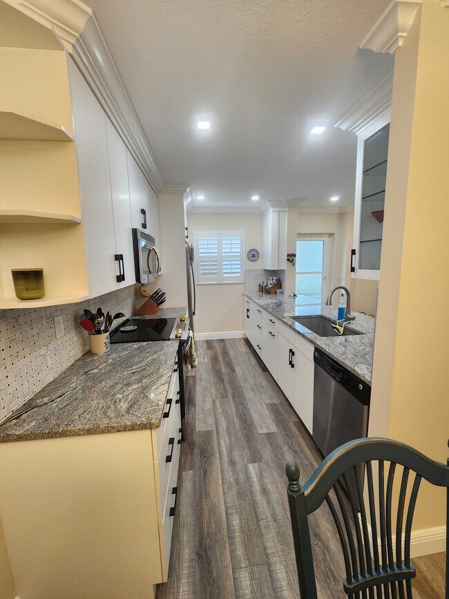 Photo - 2360 SW 22nd Ave Unit 411