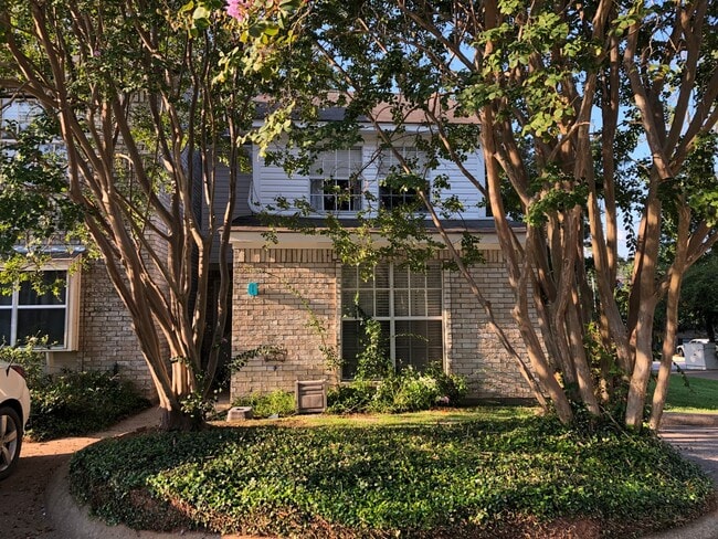 Building Photo - Azalea Terrace Townhome