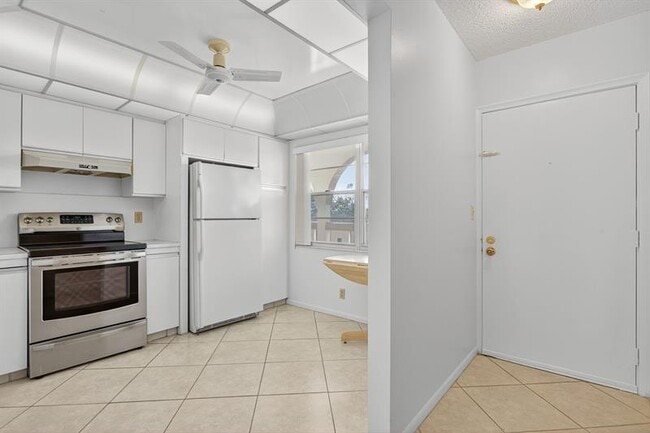 Building Photo - 3204 Portofino Point Unit D4