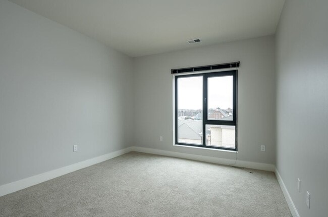 SIX65 Brookfield Apartments