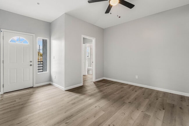 Photo - 2086 Kearney Ave